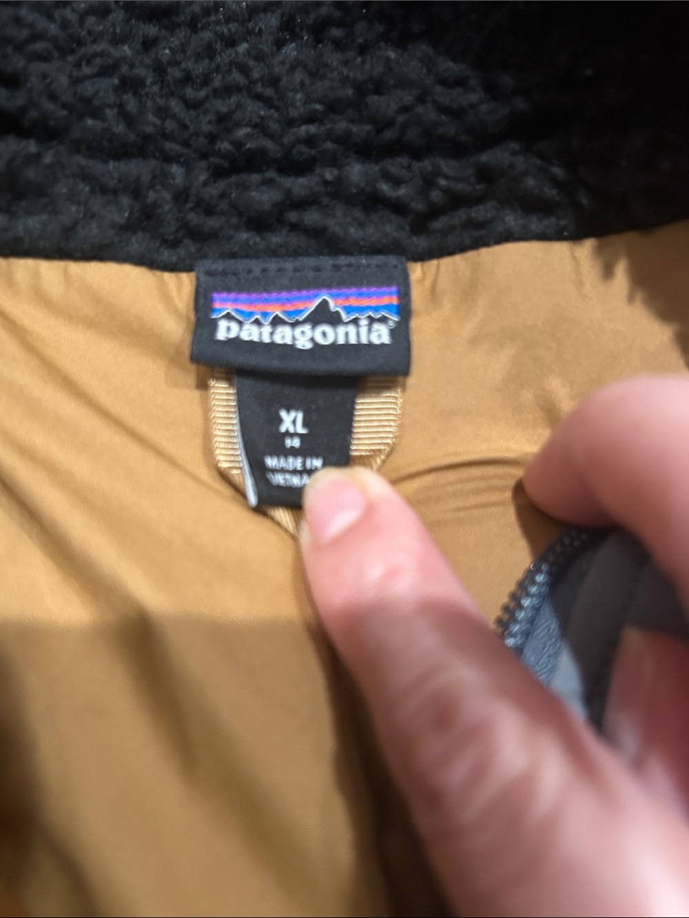 Patagonia Black Sherpa Jacket with Light Blue Pocket and Tan Trim - Kids - Picture 3 of 9